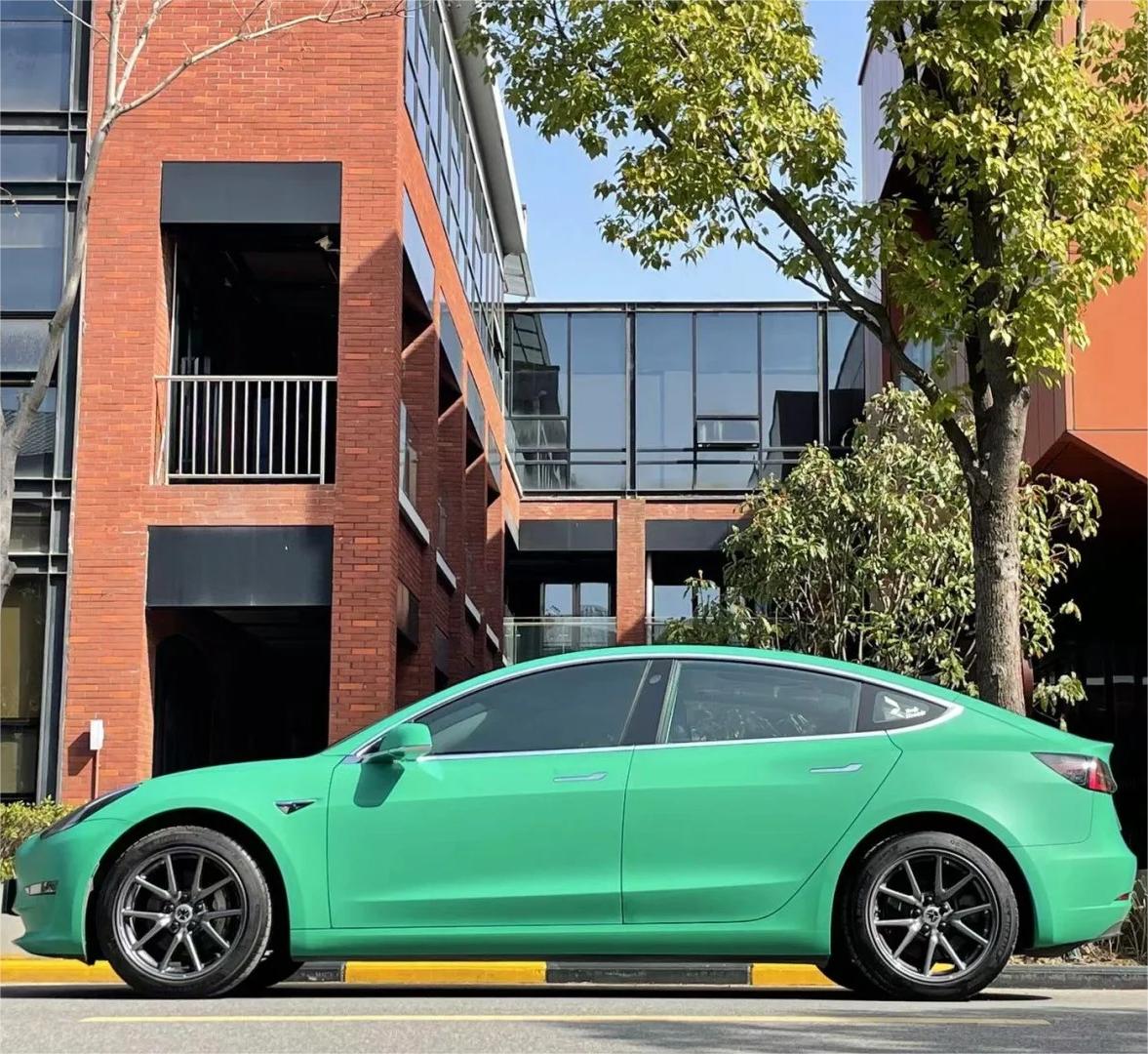 Matte Pine Green Car Vinyl Wrap product image 4 - Veloro matte vinyl wrap