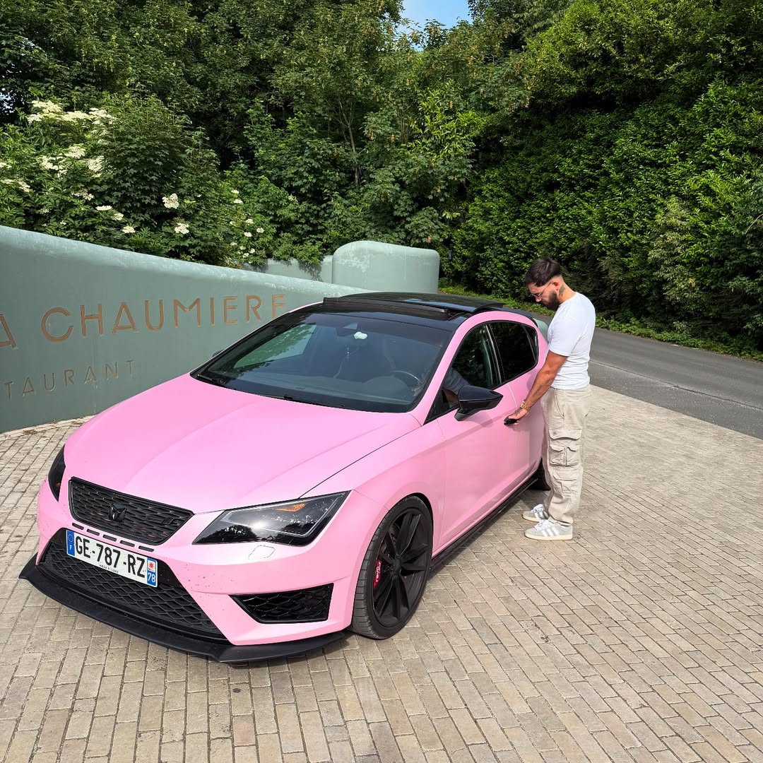 Matte Satin Bubblegum Pink Car Vinyl Wrap product image 9 - Veloro matte vinyl wrap