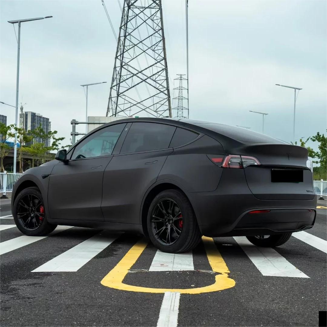 Matte Satin Chrome Black Car Vinyl Wrap product image 2 - Veloro chrome vinyl wrap