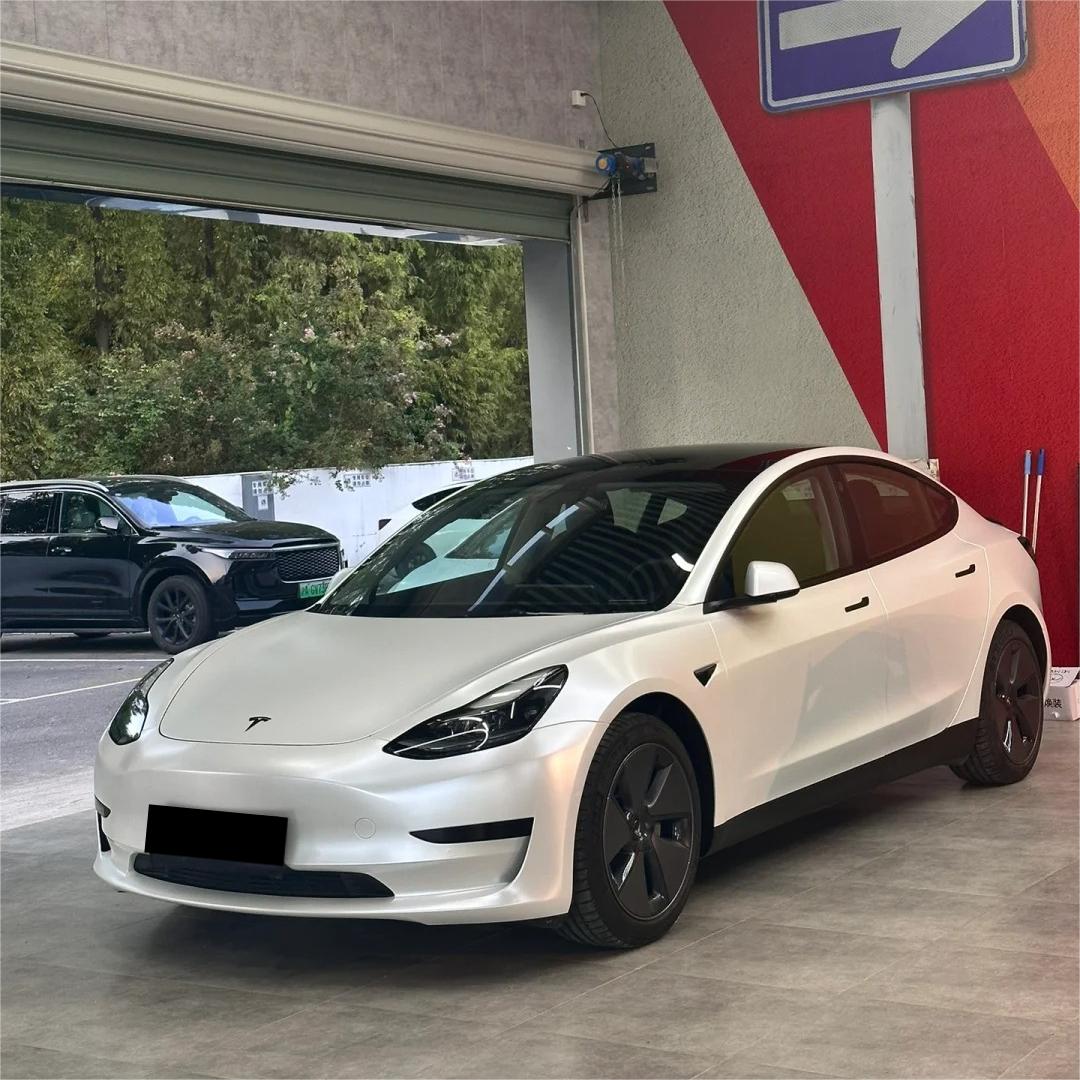 Matte Satin Pearl White Car Vinyl Wrap product image 9 - Veloro matte vinyl wrap