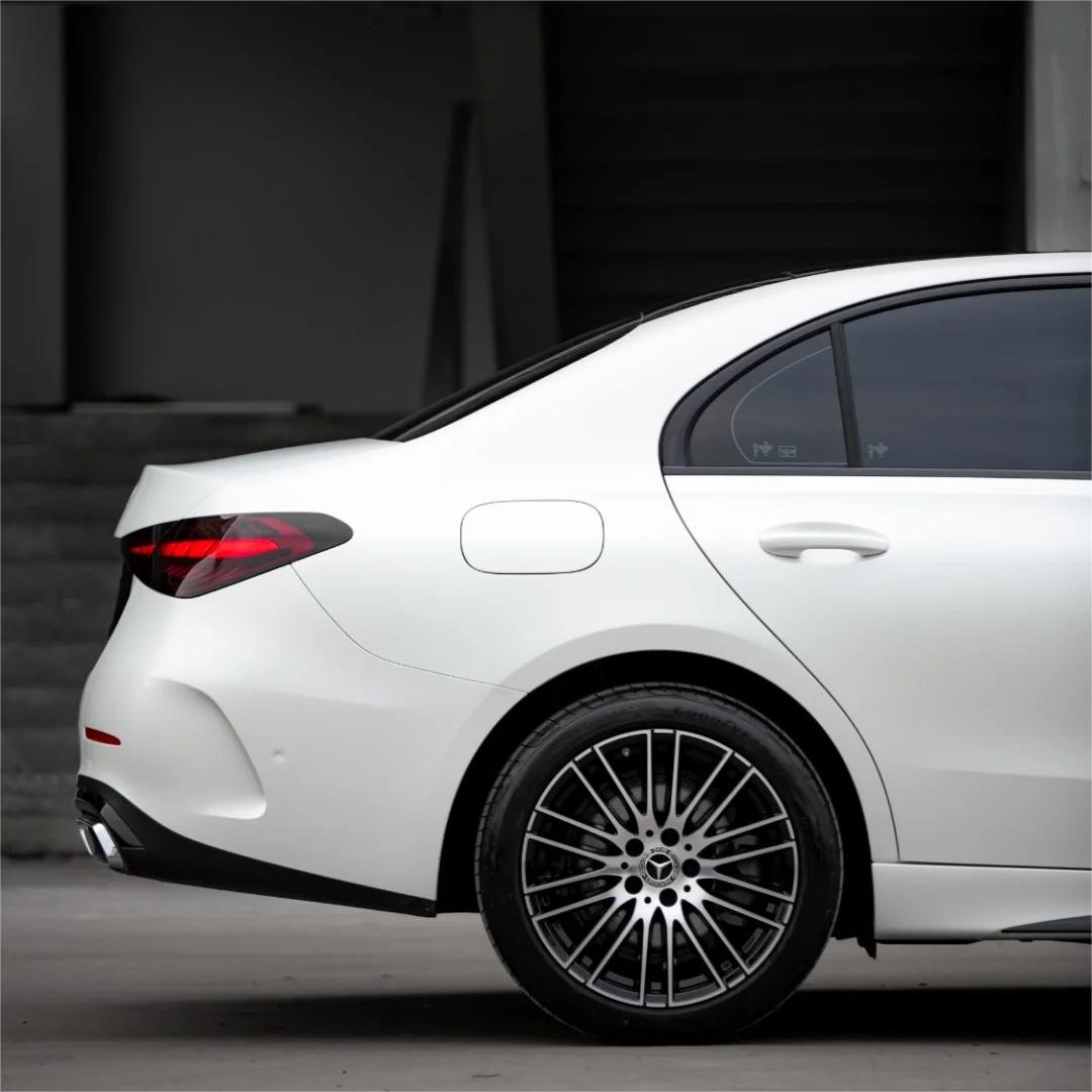 Matte Satin Pearl White Car Vinyl Wrap product image 5 - Veloro matte vinyl wrap