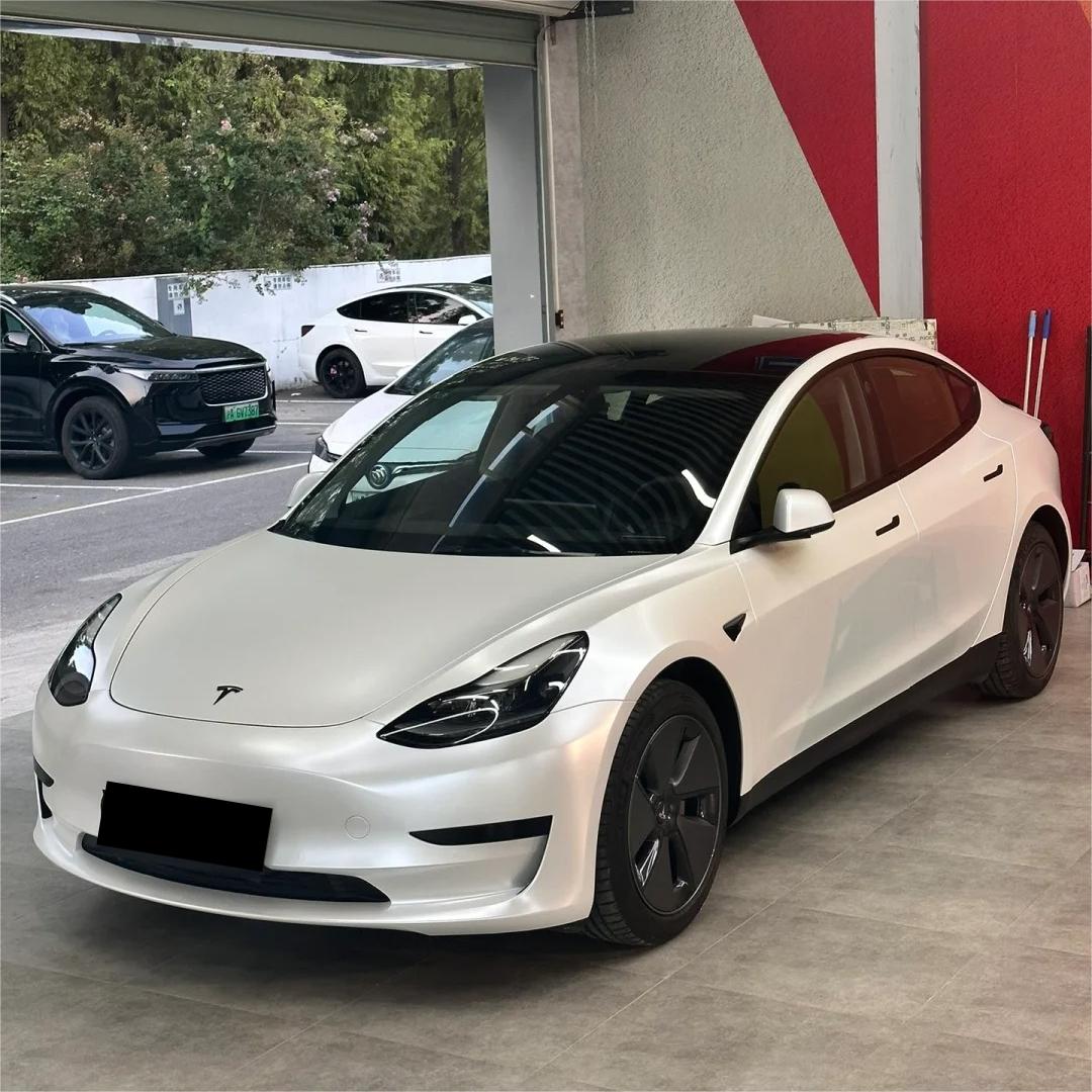 Matte Satin Pearl White Car Vinyl Wrap product image 8 - Veloro matte vinyl wrap