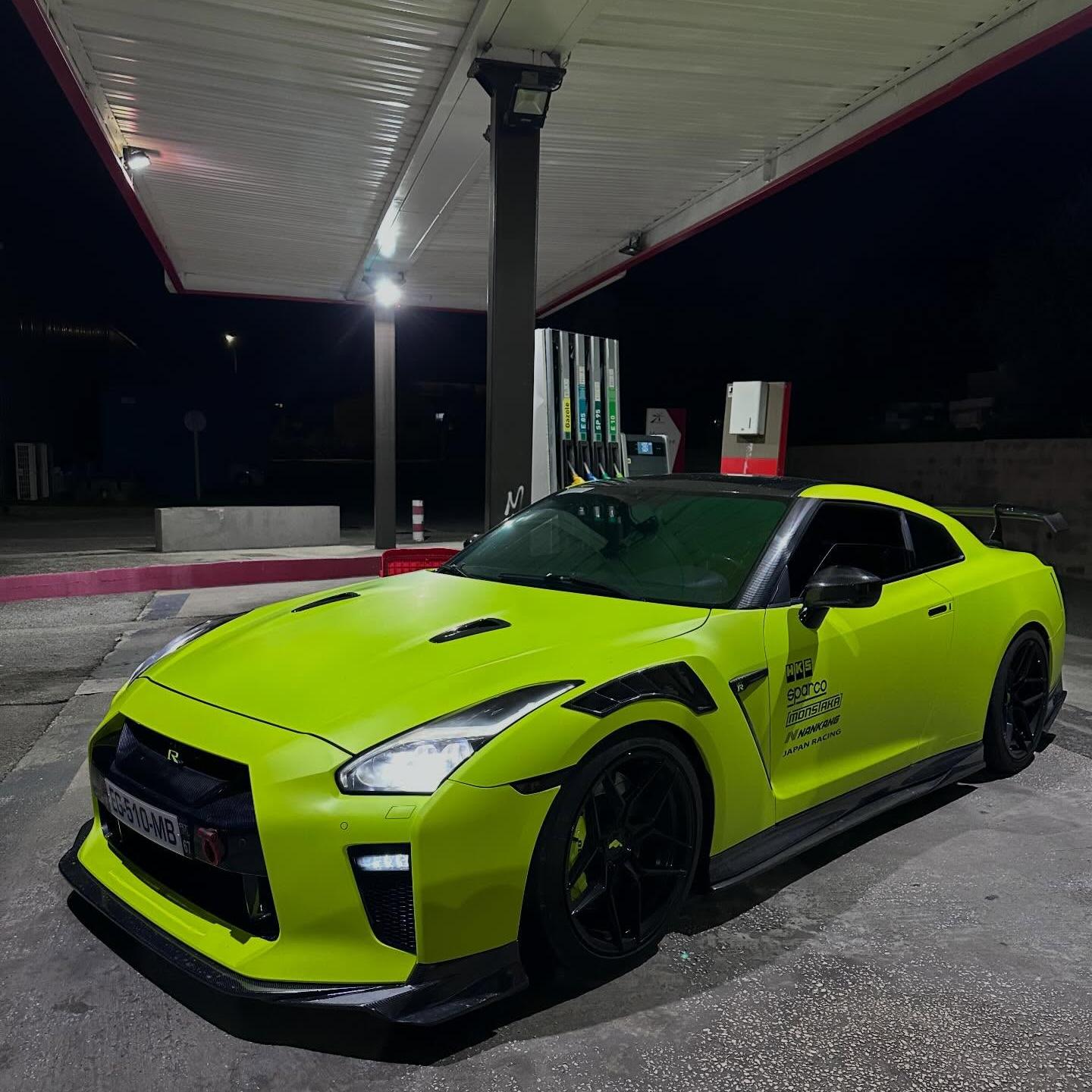 Matte Ultimate Flat Fluorescent Yellow Car Vinyl Wrap PET product image 2 - Veloro matte vinyl wrap