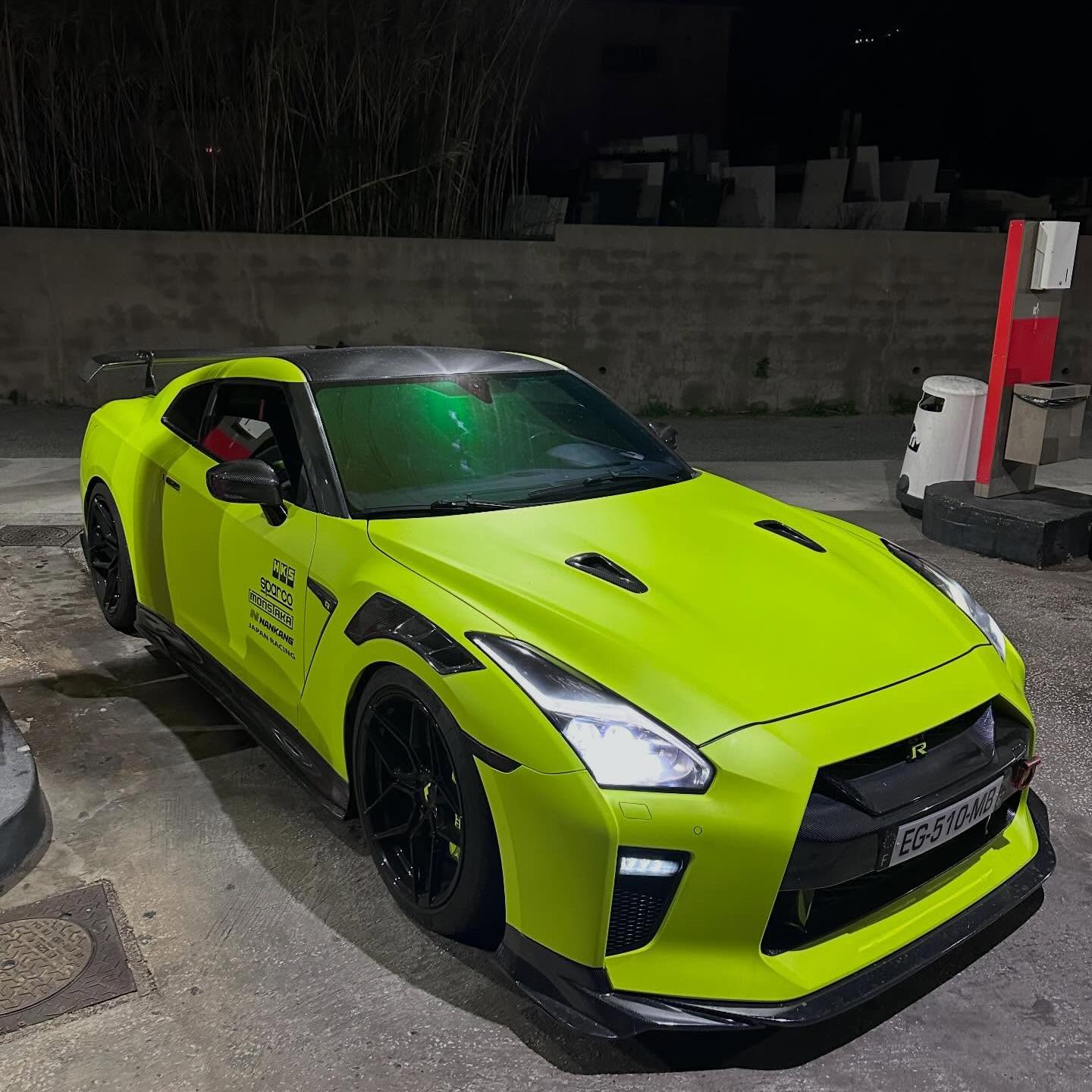 Matte Ultimate Flat Fluorescent Yellow Car Vinyl Wrap PET product image 3 - Veloro matte vinyl wrap