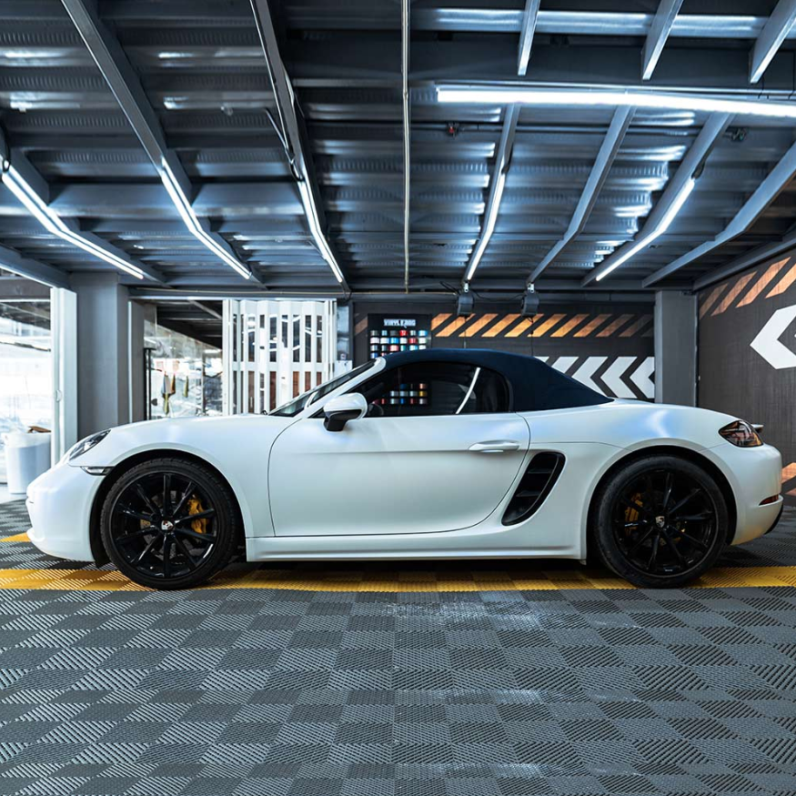 Matte Metallic Pearl White Car Vinyl Wrap PET product image 3 - Veloro matte vinyl wrap