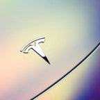 Matte White Holographic Chrome Car Vinyl Wrap product image 4 - Veloro chrome vinyl wrap