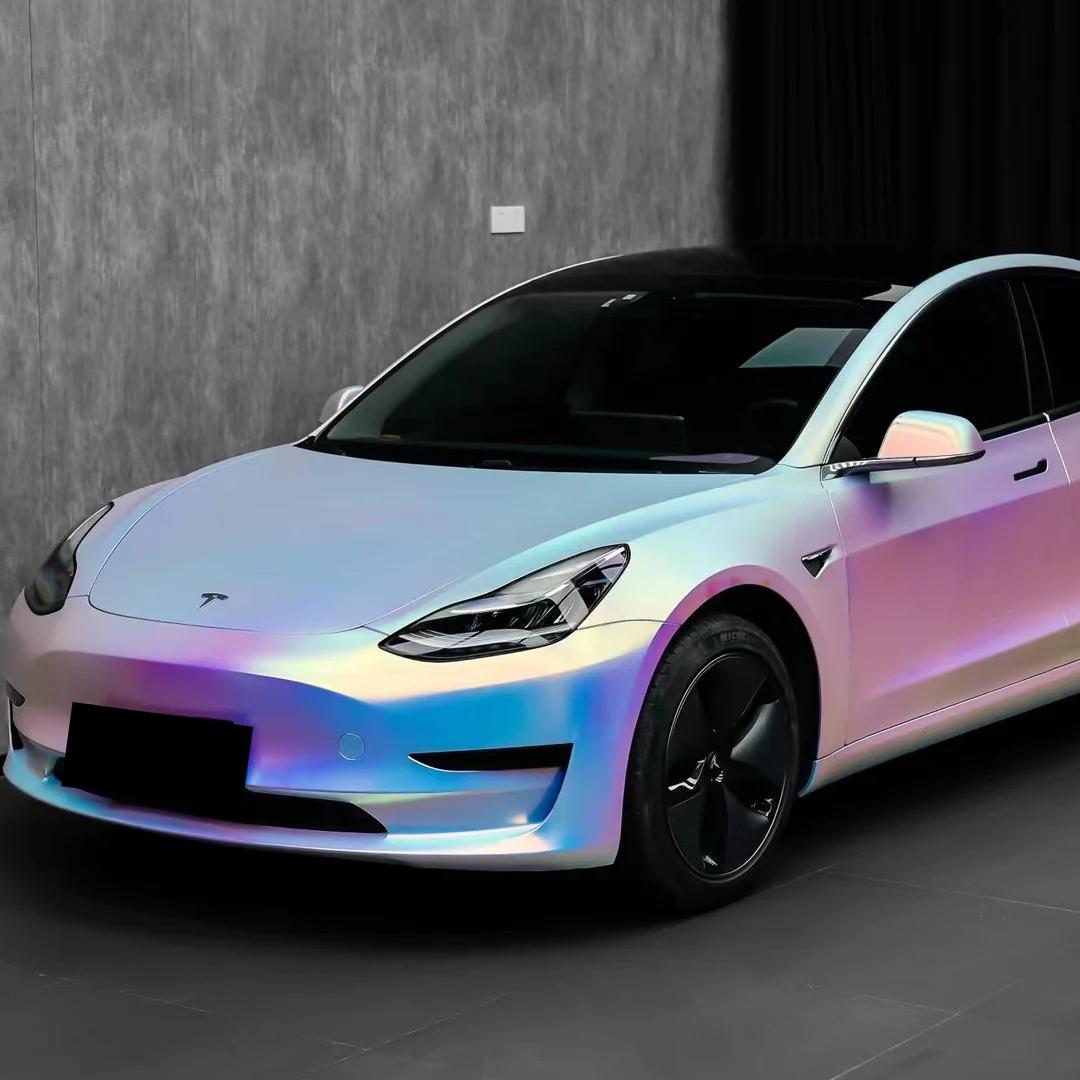 Matte White Holographic Chrome Car Vinyl Wrap product image 3 - Veloro chrome vinyl wrap