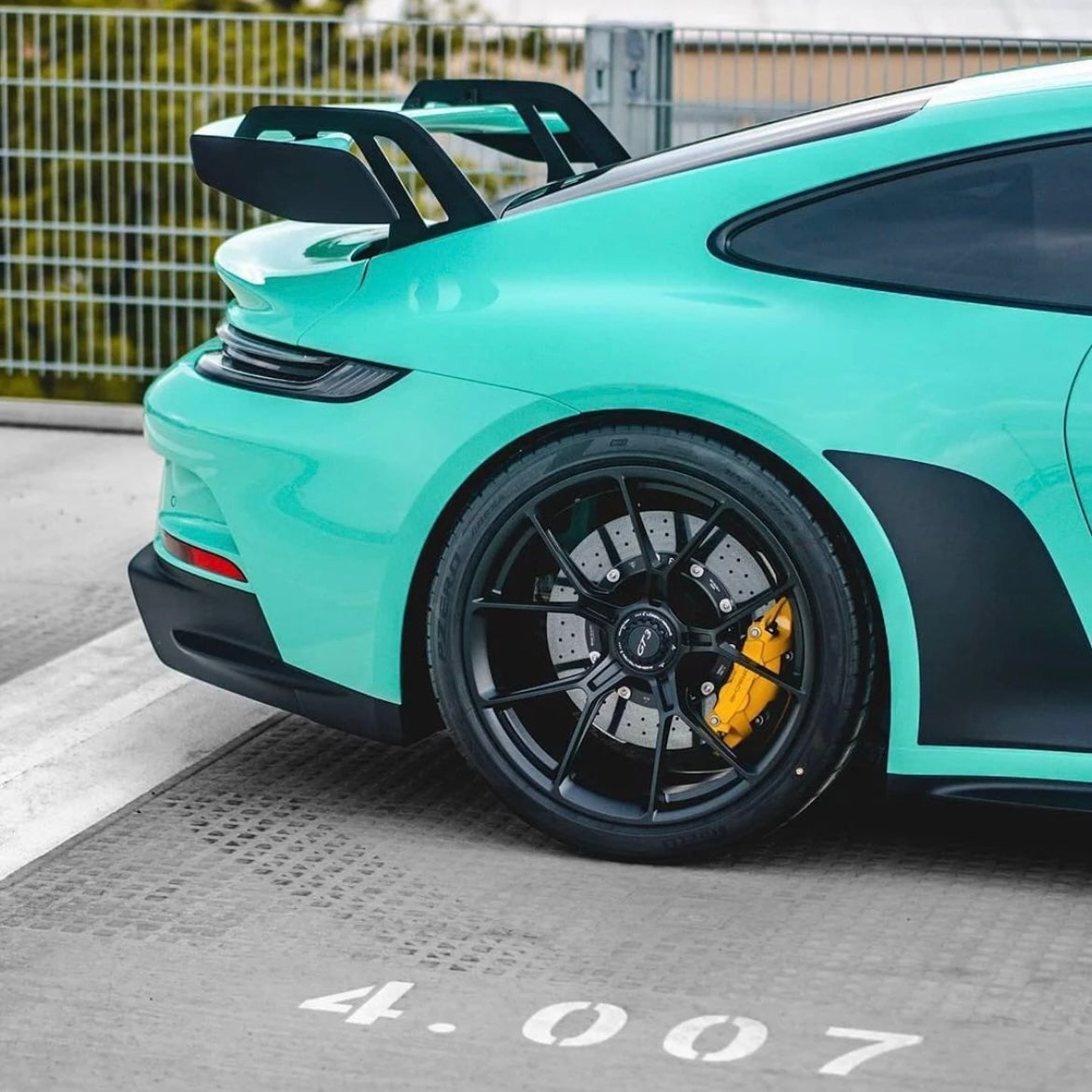 Porsche 911 Mint Green Car Wrap product image 2 - Veloro automotive vinyl wrap