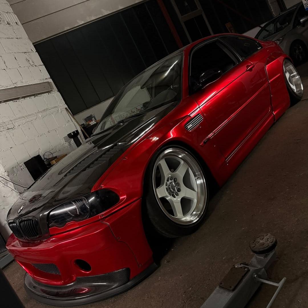 Ultra Glossy Metallic Vampire Red Car Vinyl Wrap BMW PET product image 14 - Veloro metallic vinyl wrap