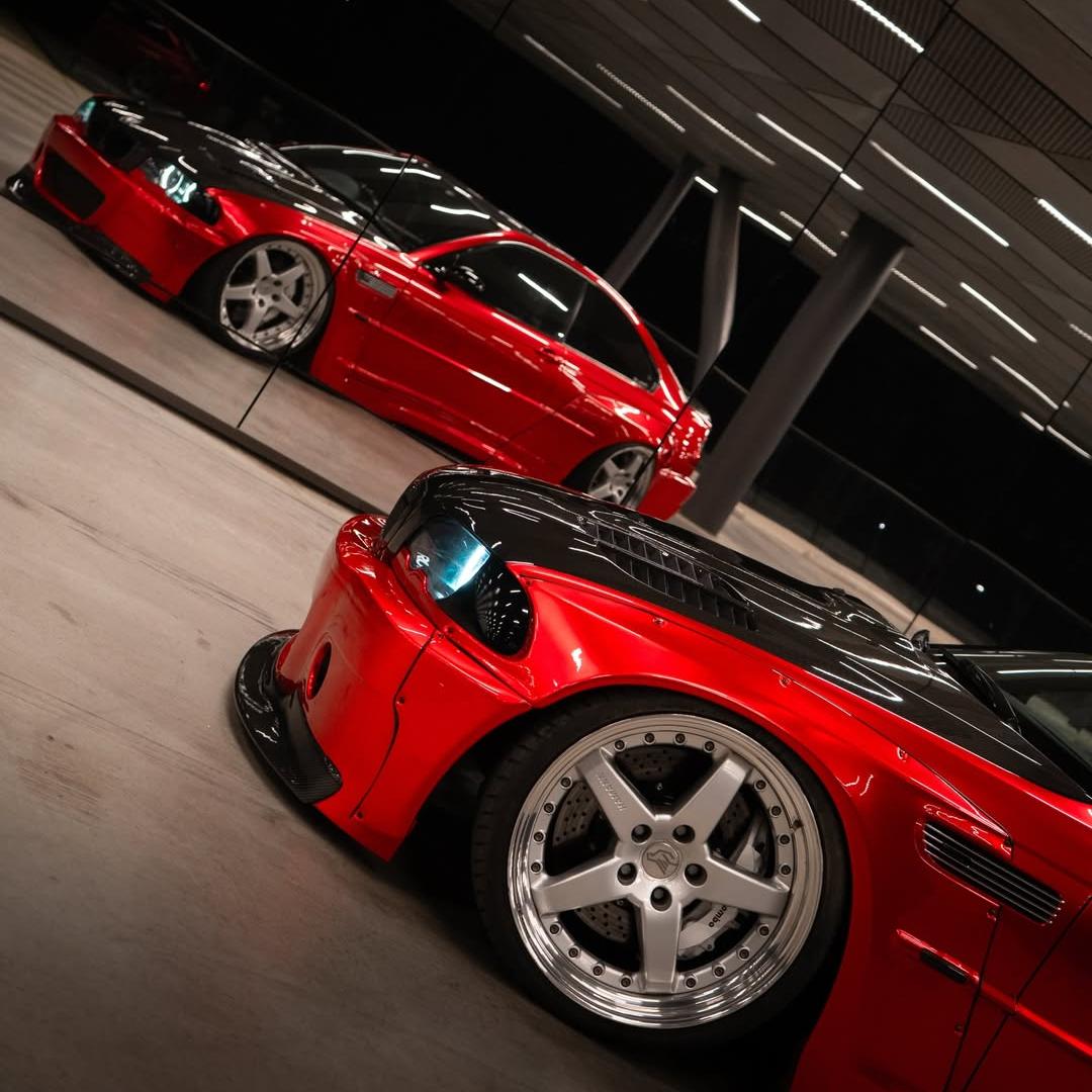 Ultra Glossy Metallic Vampire Red Car Vinyl Wrap BMW PET product image 5 - Veloro metallic vinyl wrap