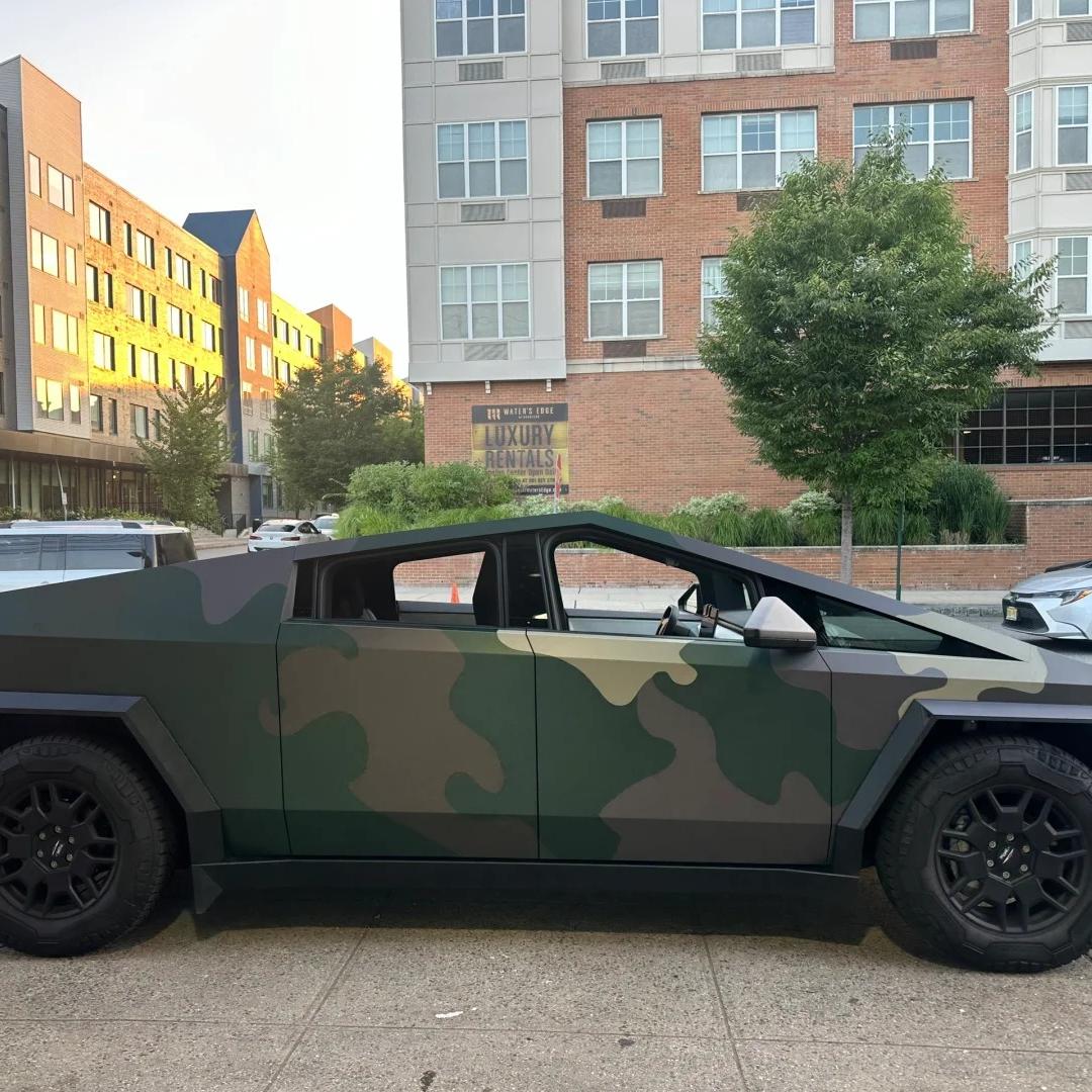 Custom Camouflage Car Vinyl Wrap product image 5 - Veloro automotive vinyl wrap