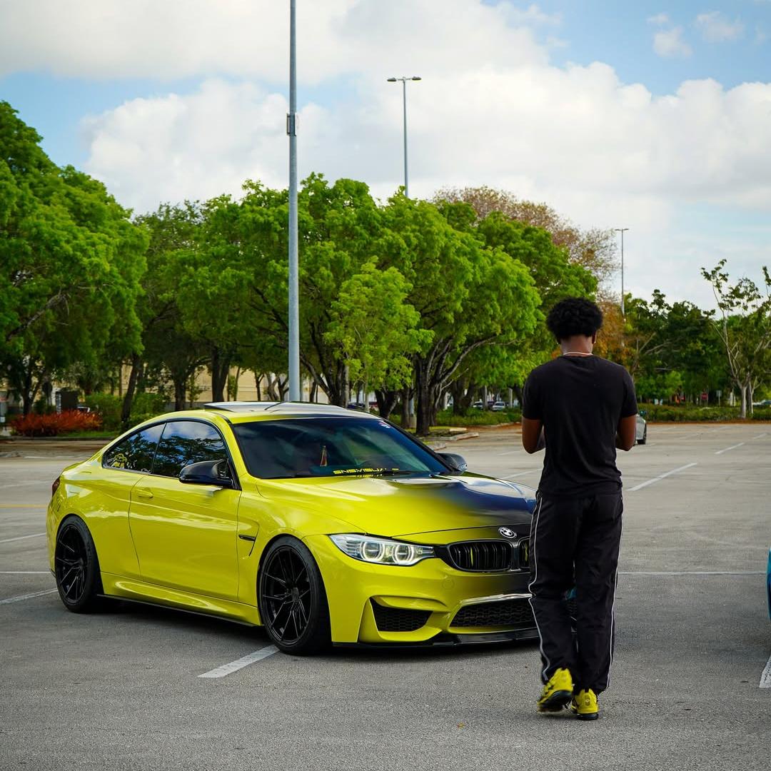 Black To Green Gradient Custom Vinyl Wrap product image 5 - Veloro automotive vinyl wrap