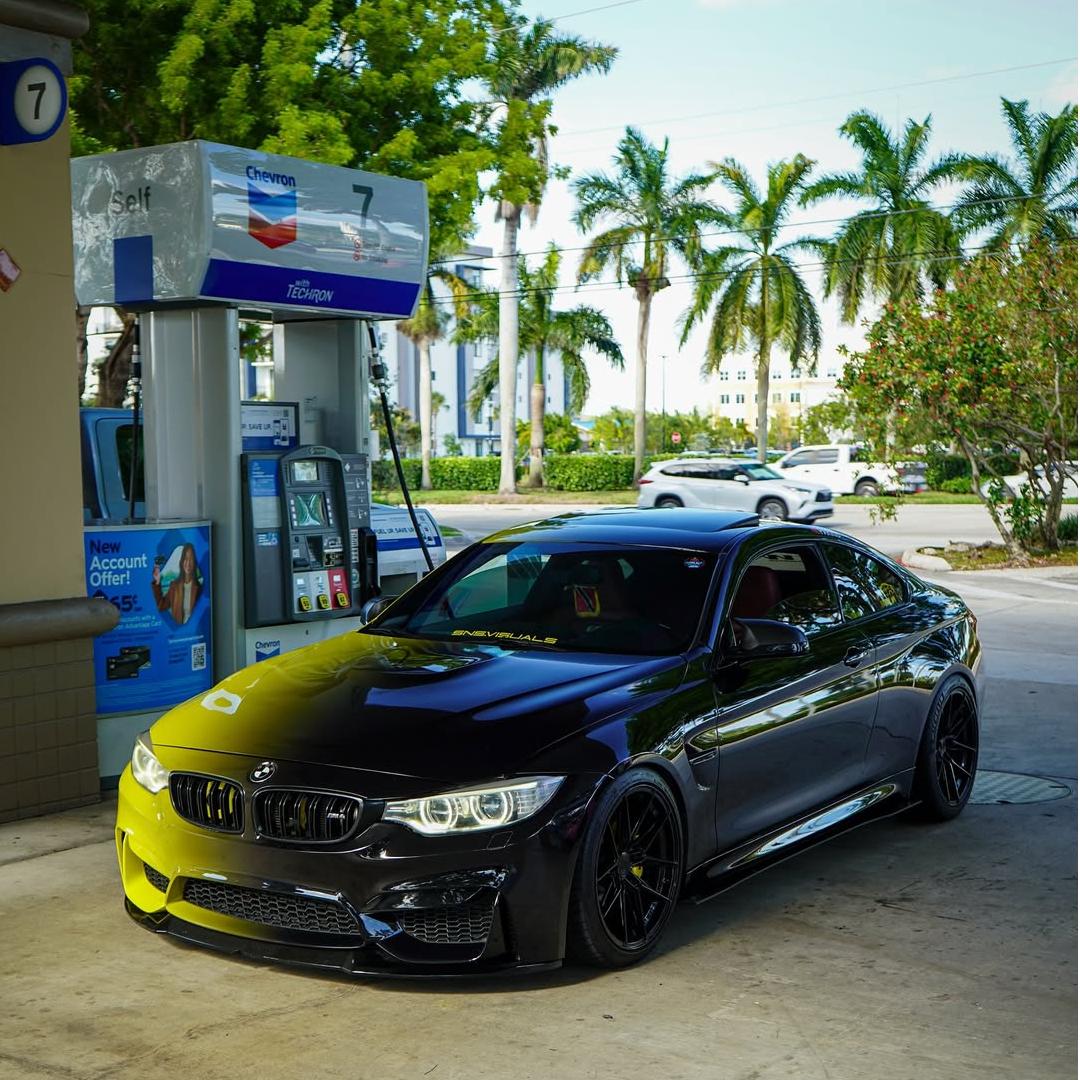 Black To Green Gradient Custom Vinyl Wrap product image 2 - Veloro automotive vinyl wrap