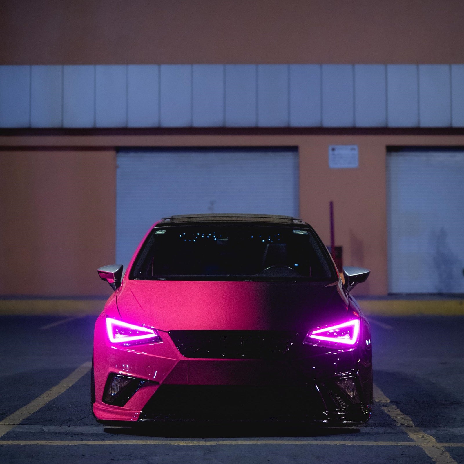 Gloss Ruby Star Red To Piano Black Gradient Custom Car Wraps product image 6 - Veloro gloss vinyl wrap