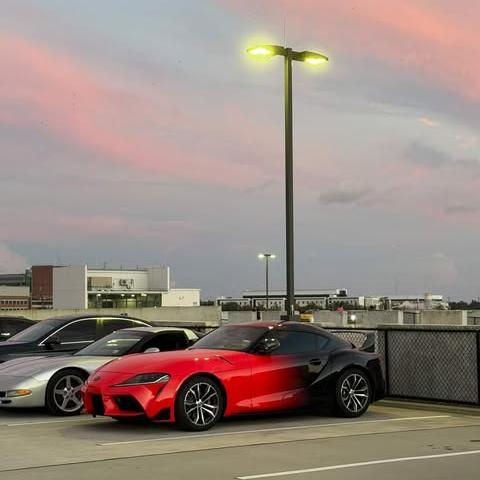 Glossy Vampire Red To Black Gradient Custom Car Wraps product image 2 - Veloro gloss vinyl wrap