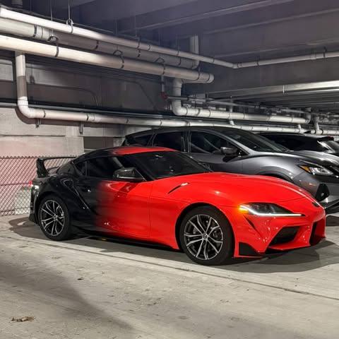 Glossy Vampire Red To Black Gradient Custom Car Wraps product image 3 - Veloro gloss vinyl wrap