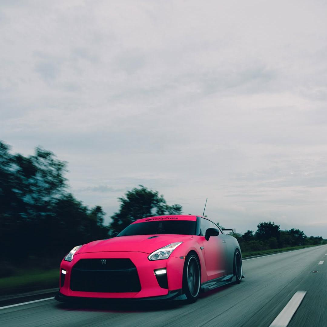 Matte Fluorescent Pink To Black Gradient Custom Car Wrap product image 4 - Veloro matte vinyl wrap